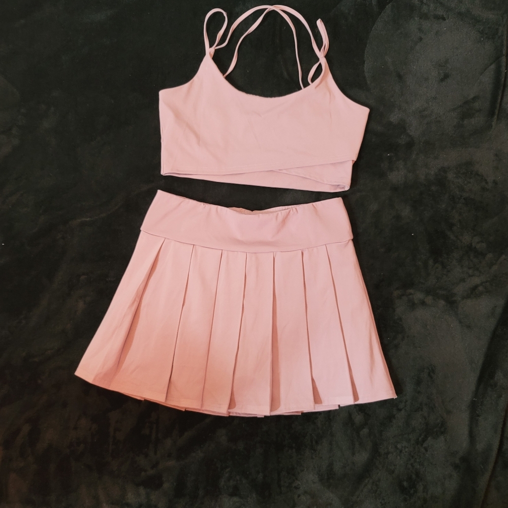 Brand New (w/tags) Lilac Sports Bra & Pleated Skirt (Active/Leisure S & M)